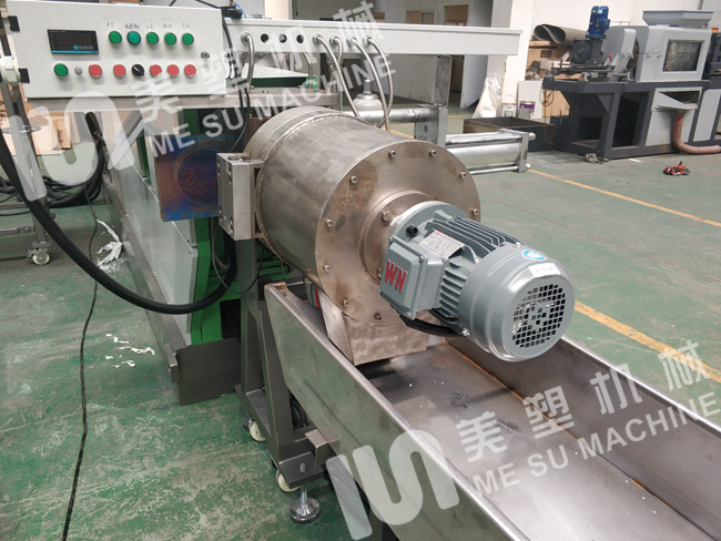 PP編織袋擠干切粒機(jī)有哪些不知道的優(yōu)點(diǎn)？